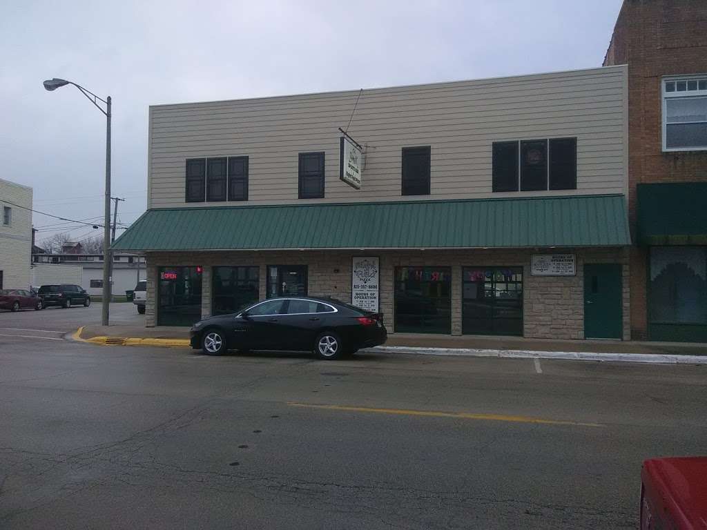 The Sandlot & Right Field Pizza | 301 N Main St, Seneca, IL 61360, USA | Phone: (815) 357-8600
