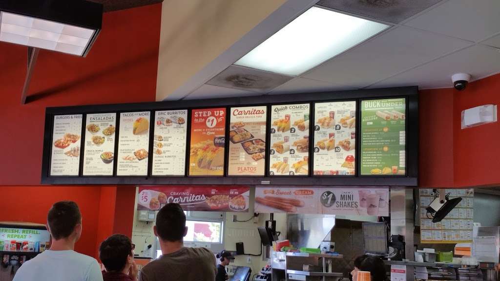 Del Taco | 28082 The Old Rd, Valencia, CA 91355 | Phone: (661) 294-1084