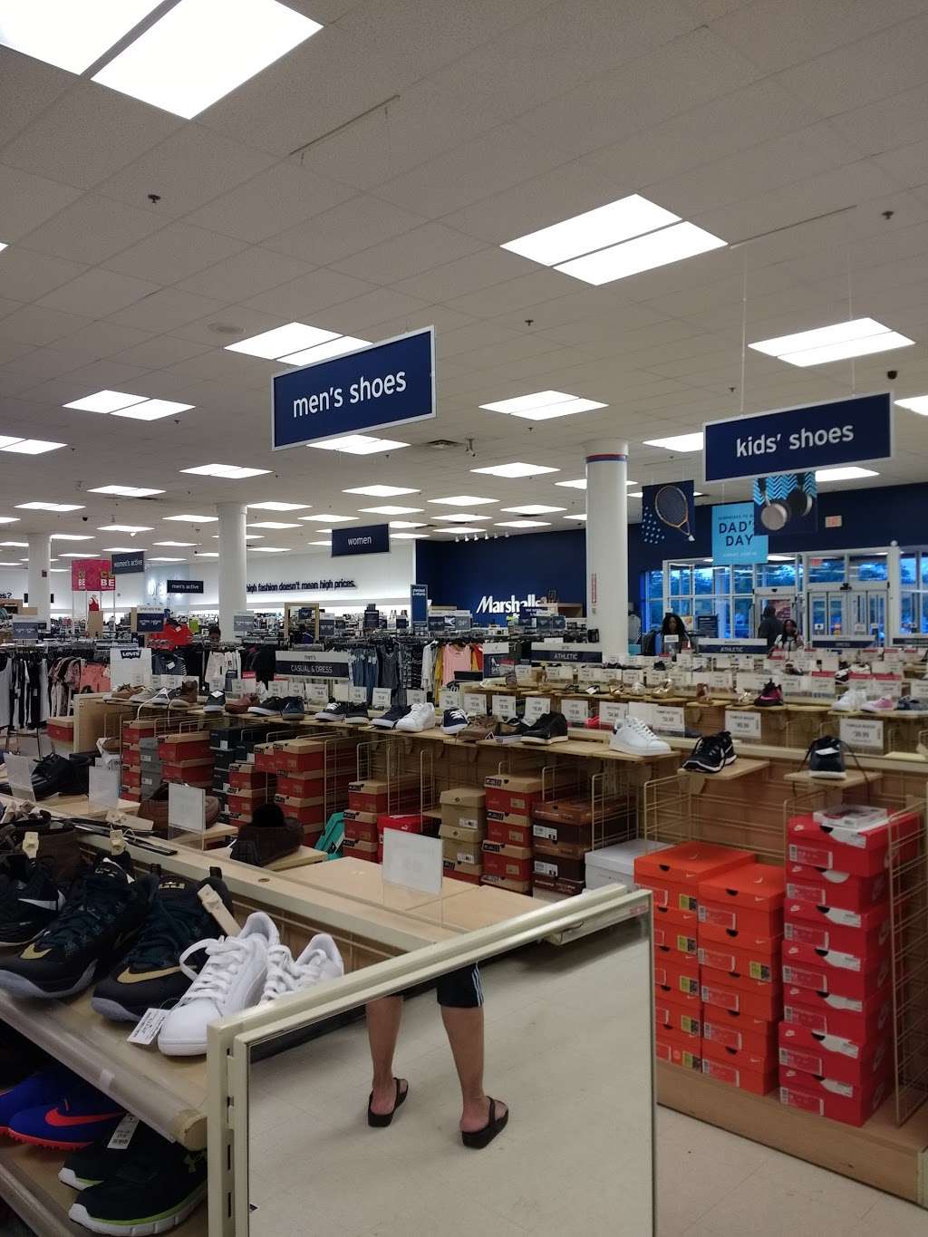 Marshalls | 1158 W Boughton Rd, Bolingbrook, IL 60440, USA | Phone: (630) 759-6623