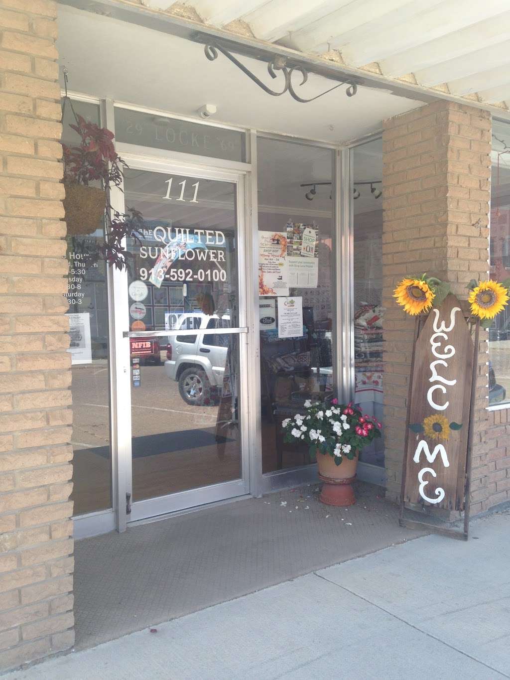 The Quilted Sunflower | 111 S Main St, Spring Hill, KS 66083, USA | Phone: (913) 592-0100