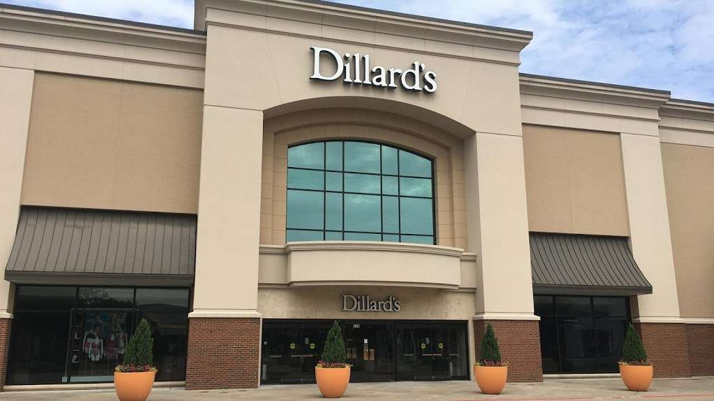 Dillards | 309 W Farm to Market Rd 1382, Cedar Hill, TX 75104, USA | Phone: (972) 293-0868