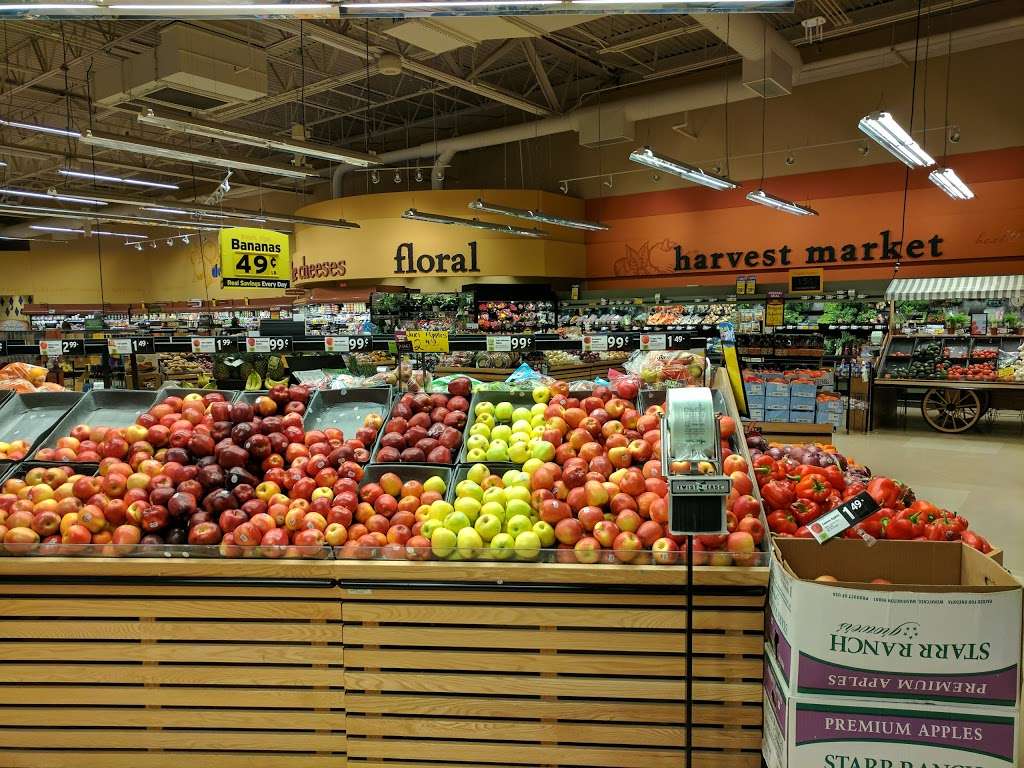 Hannaford Supermarket | 305 Sandown Rd, East Hampstead, NH 03826, USA | Phone: (603) 329-0182