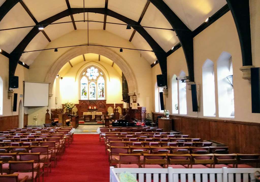 Christ Church | Kings Cross Ln, South Nutfield, Redhill RH1 5NG, UK | Phone: 01737 822211