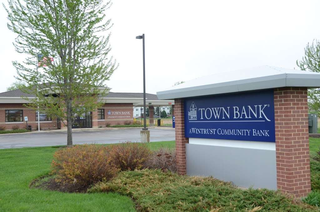 Town Bank | 501 Ogden Ave, Clinton, WI 53525, USA | Phone: (608) 676-4700