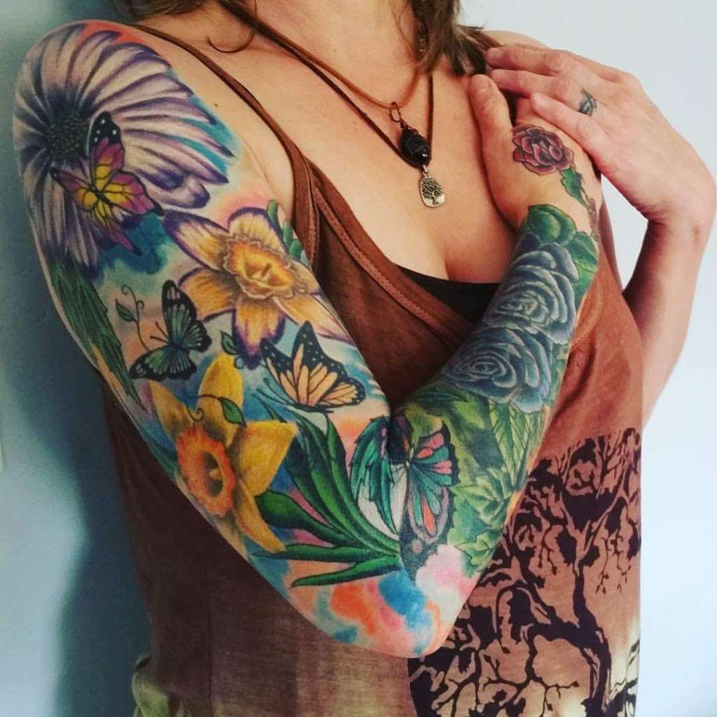 Jade Dragon Tattoo Studio | 5331 W Belmont Ave, Chicago, IL 60641, USA | Phone: (773) 736-6960 Jade Dragon Tattoo Studio | 5331 W Belmont Ave, Chicago, IL 60641, USA | Phone: (773) 736-6960