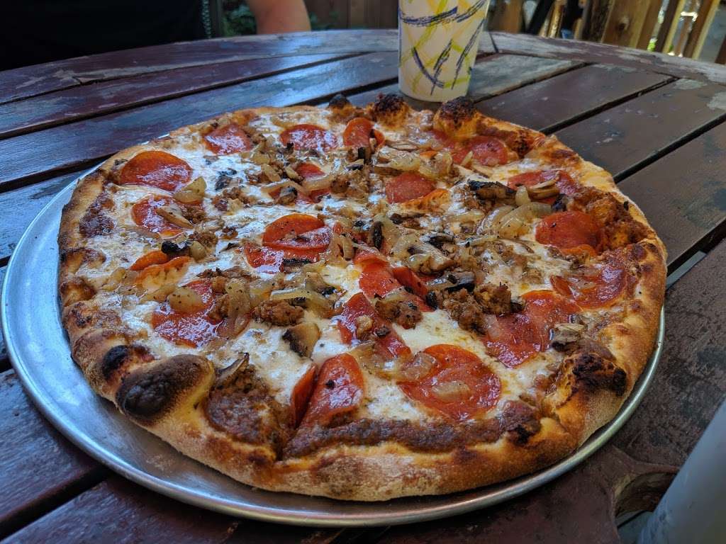 LouEddies Pizza | 28561 CA-18, Skyforest, CA 92385, USA | Phone: (909) 336-4931
