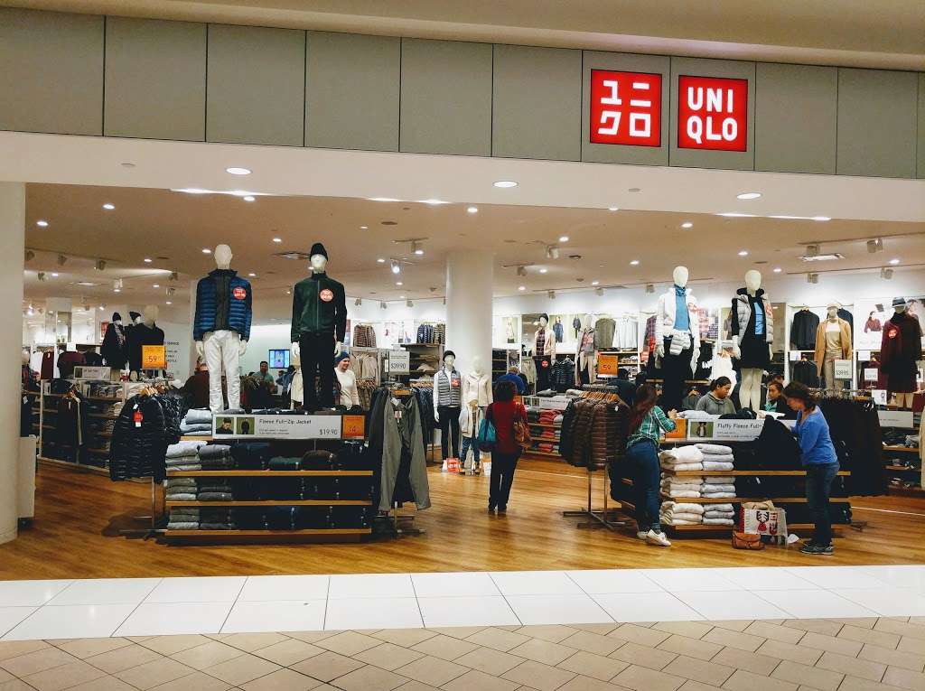 UNIQLO Hillsdale | 286 Hillsdale Mall, San Mateo, CA 94403 | Phone: (877) 486-4756