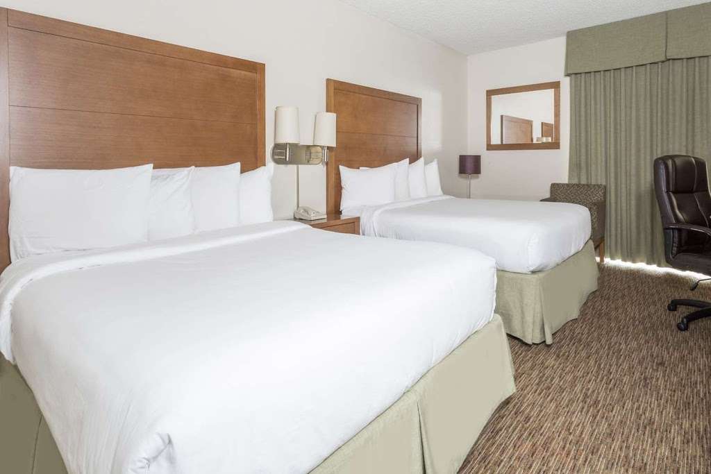 Days Hotel by Wyndham Peoria Glendale Area | 8955 W Grand Ave, Peoria, AZ 85345, USA | Phone: (623) 979-7200