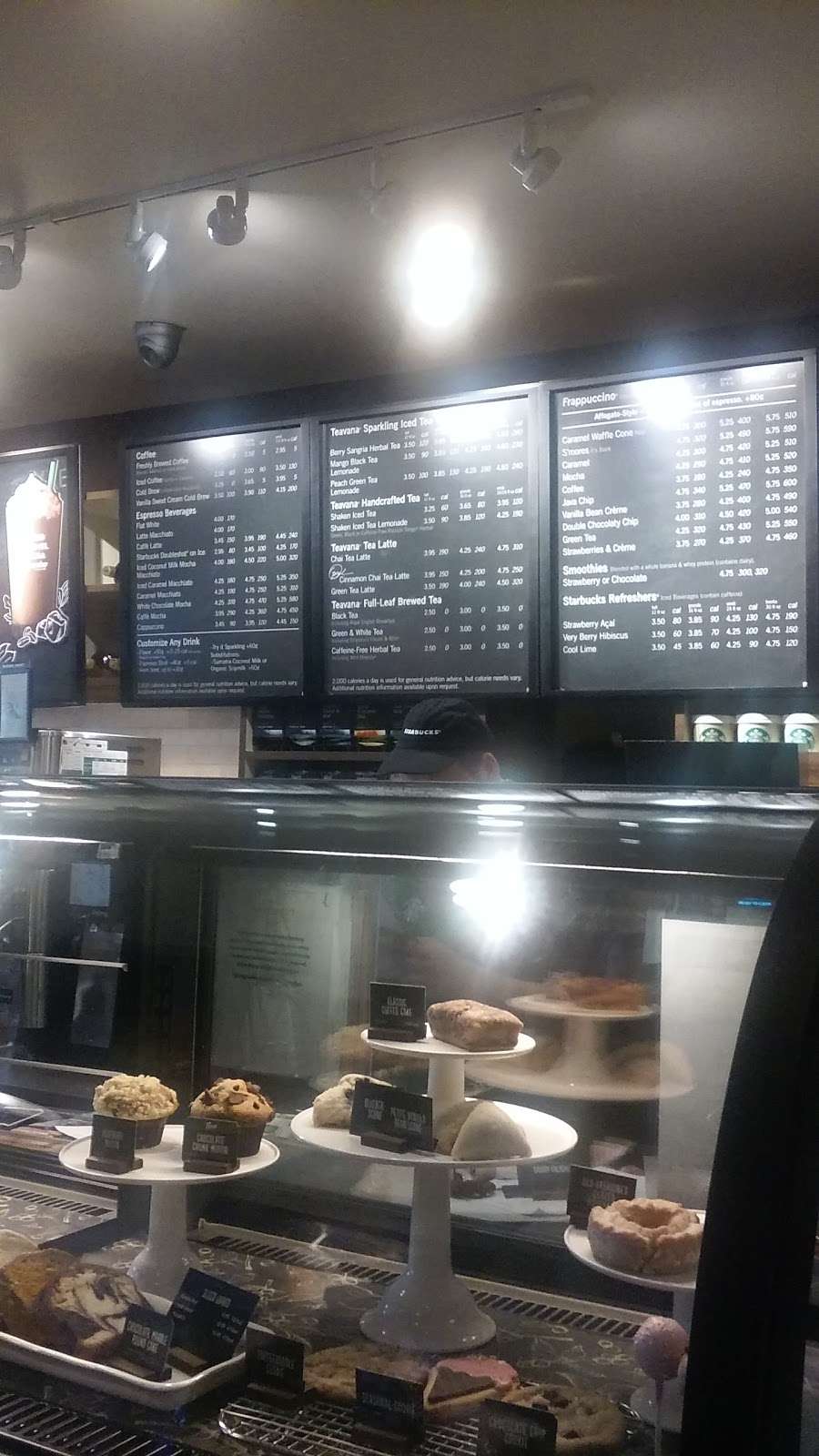 Starbucks | 6101 W Century Blvd, Los Angeles, CA 90045 | Phone: (310) 642-4803