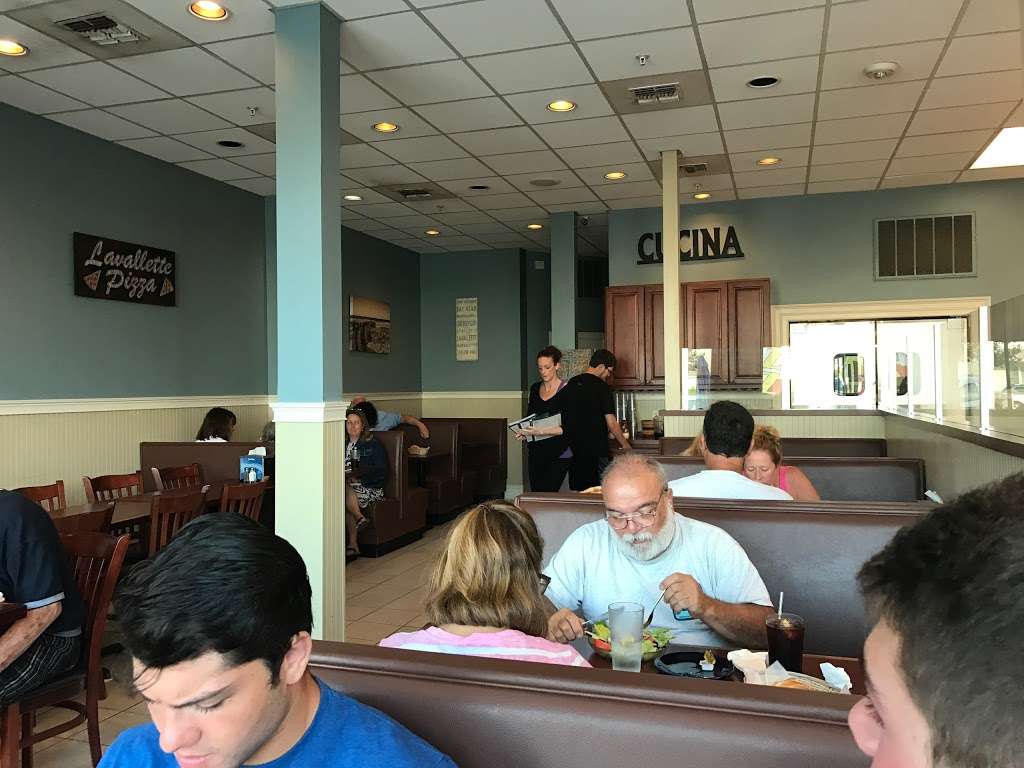 Lavallette Trattoria & Pizzeria | 1700 Grand Central Ave, Lavallette, NJ 08735, USA | Phone: (732) 830-4101