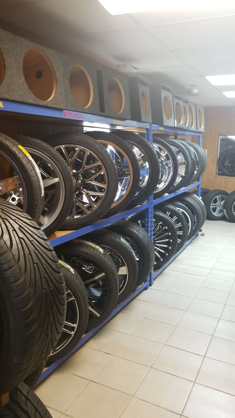 Big Timers Tire Shop | 1103 N 31st Ave, Melrose Park, IL 60160, USA | Phone: (708) 344-4911