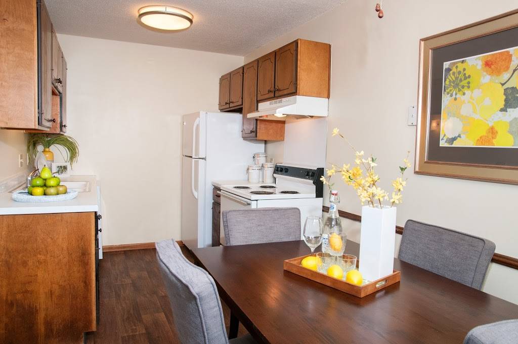 Hillside East Apartments | 371 Old Hwy 8 SW, New Brighton, MN 55112, USA | Phone: (651) 633-4459