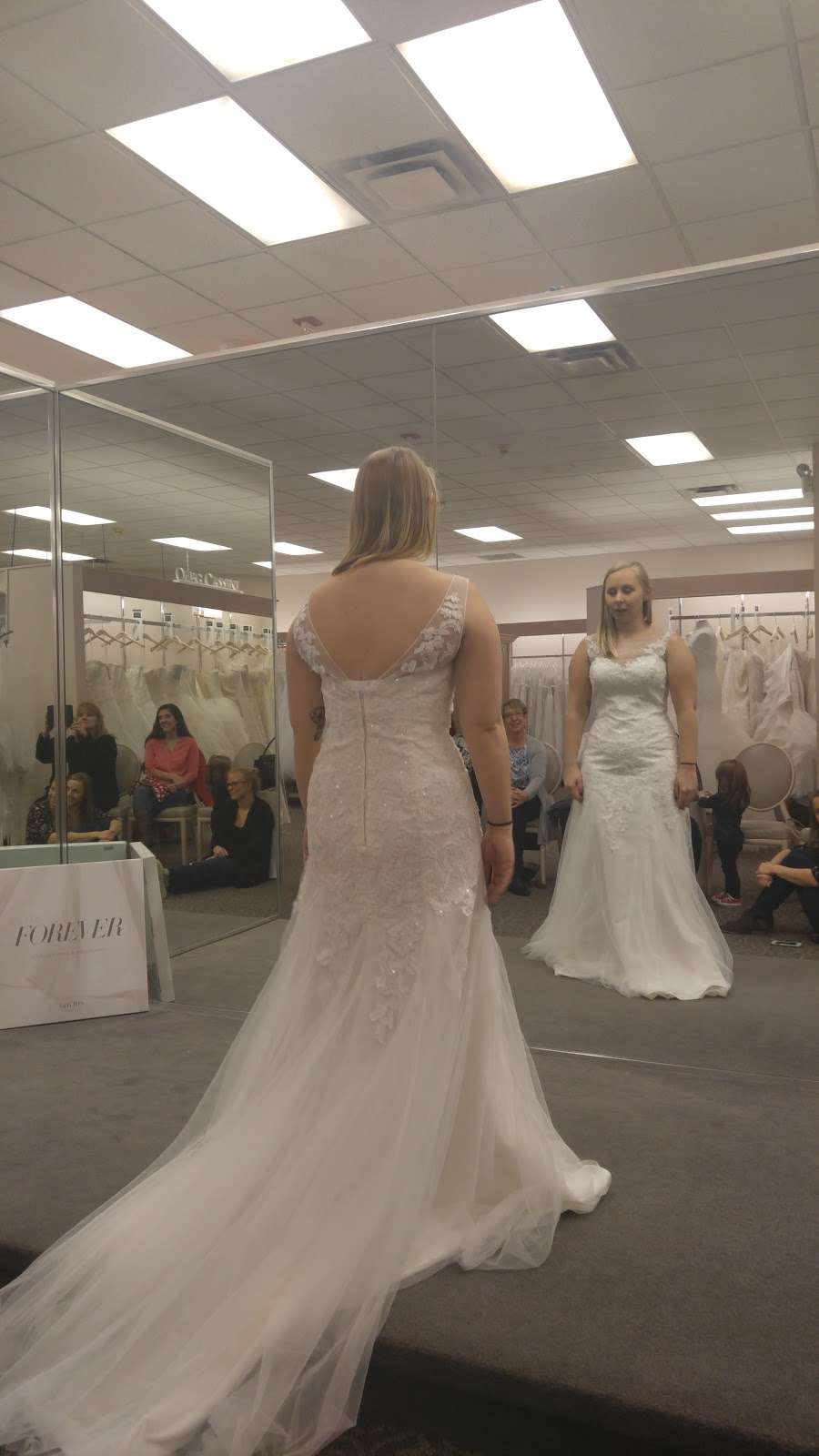 Davids Bridal | 539 Route 38 West, Maple Shade Township, NJ 08052, USA | Phone: (856) 727-5221