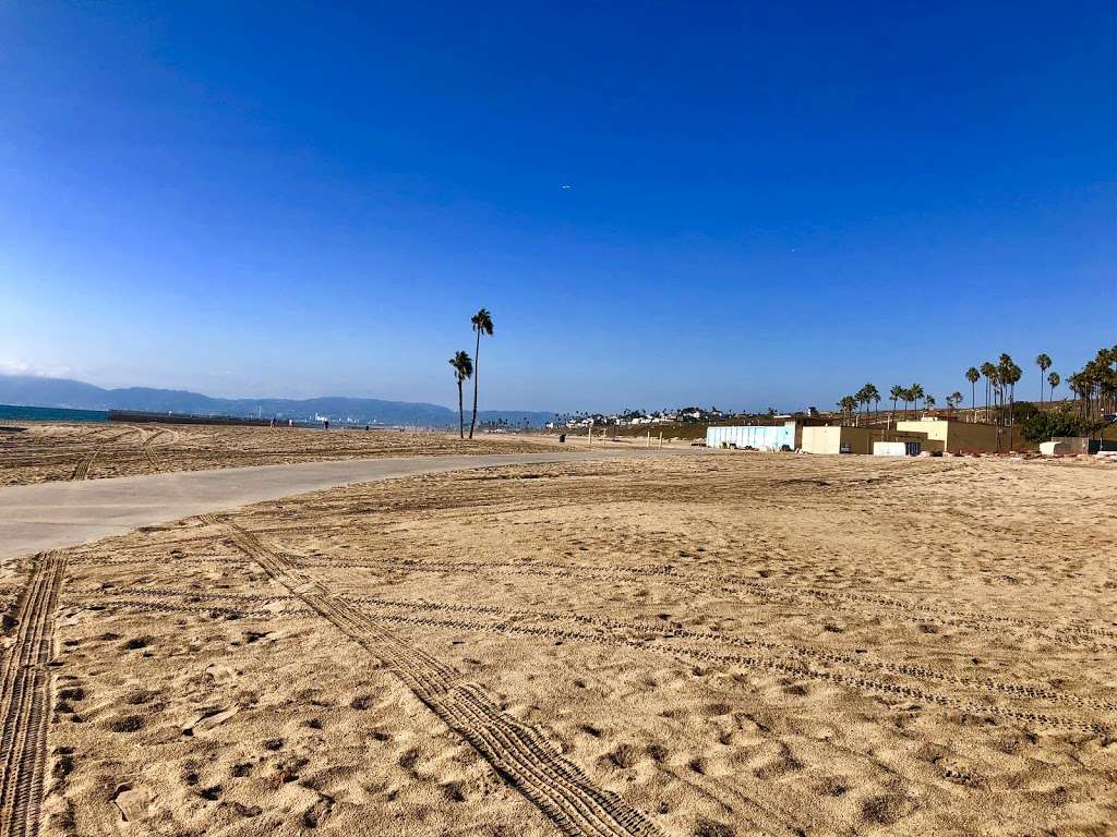 Los Angeles County Beaches & Harbors Dockweiler Beach Maintenanc | 8255 Vista Del Mar, Playa Del Rey, CA 90293