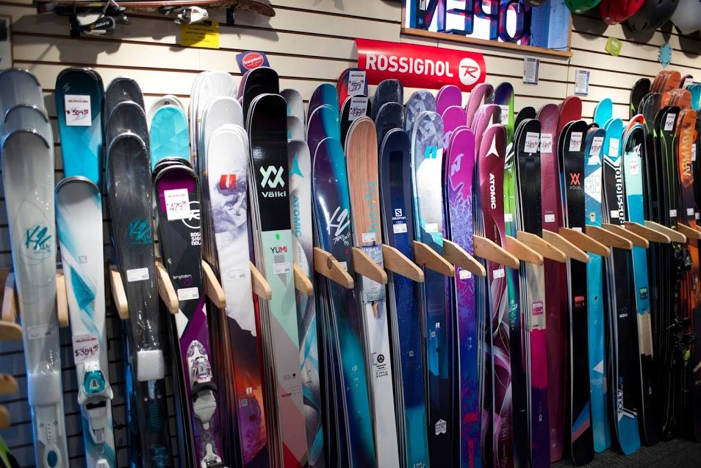 Seattle Ski and Snowboard | 14915 Aurora Ave N, Shoreline, WA 98133, USA | Phone: (206) 548-1000