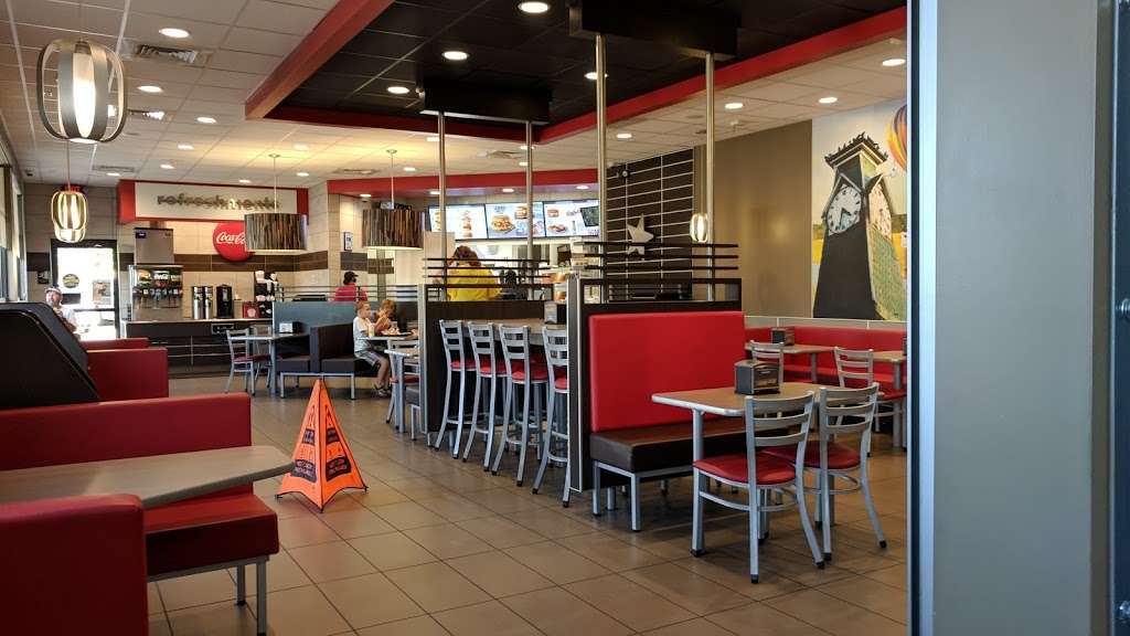 Hardees | 1205 E Garner Bagnal Blvd, Statesville, NC 28677, USA | Phone: (704) 872-6154