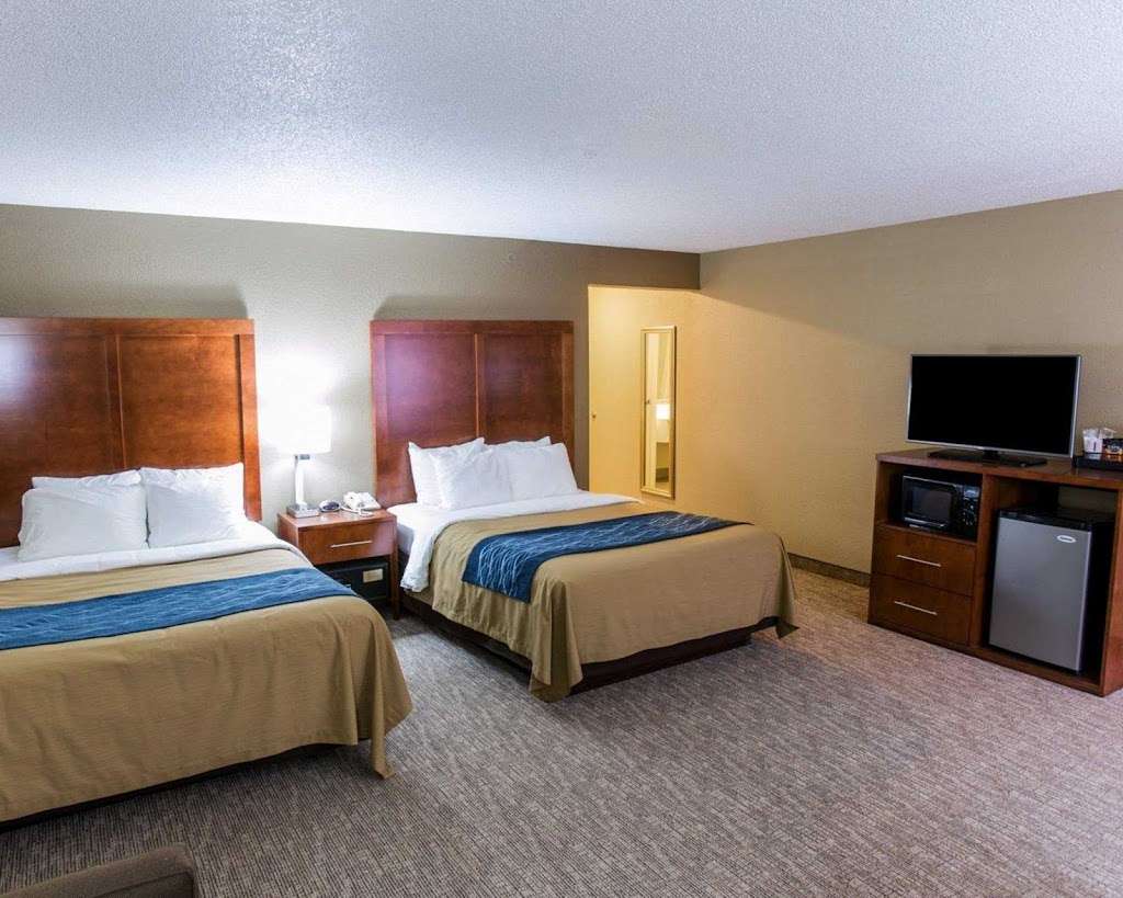 Comfort Inn | 2335 Oak Street I-35 exit 183, Ottawa, KS 66067, USA | Phone: (480) 676-5250