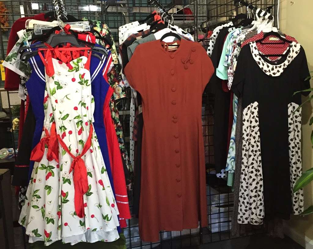 Costume Annex-A Walk Thru Time Vintage | 850 Thousand Oaks Blvd, Thousand Oaks, CA 91360, USA | Phone: (805) 444-1012