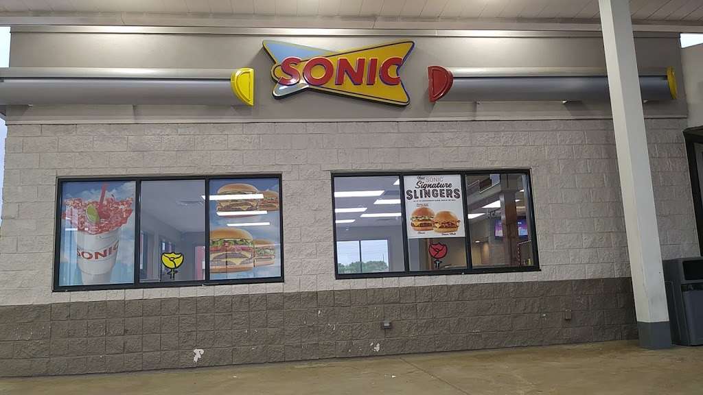 Sonic Drive-In | 1701 S Beckley Rd, Glenn Heights, TX 75154, USA | Phone: (972) 223-2523