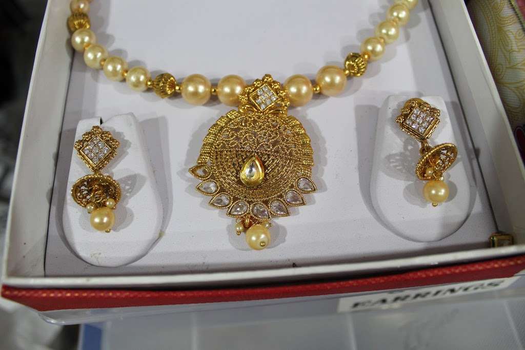 Jewelry Bazaar | 961 Highams Ct, Woodbridge, VA 22191, USA | Phone: (703) 863-2420