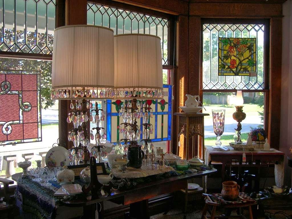 Pizzazz Antiques & Boutique | 225 E South St, Lebanon, IN 46052, USA | Phone: (765) 484-8739