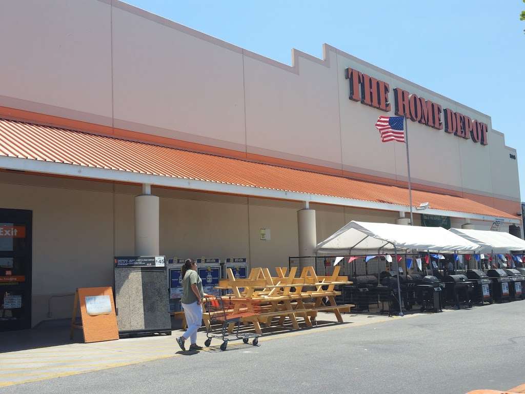 The Home Depot | 7015 E Telegraph Rd, Commerce, CA 90040, USA | Phone: (323) 727-9600