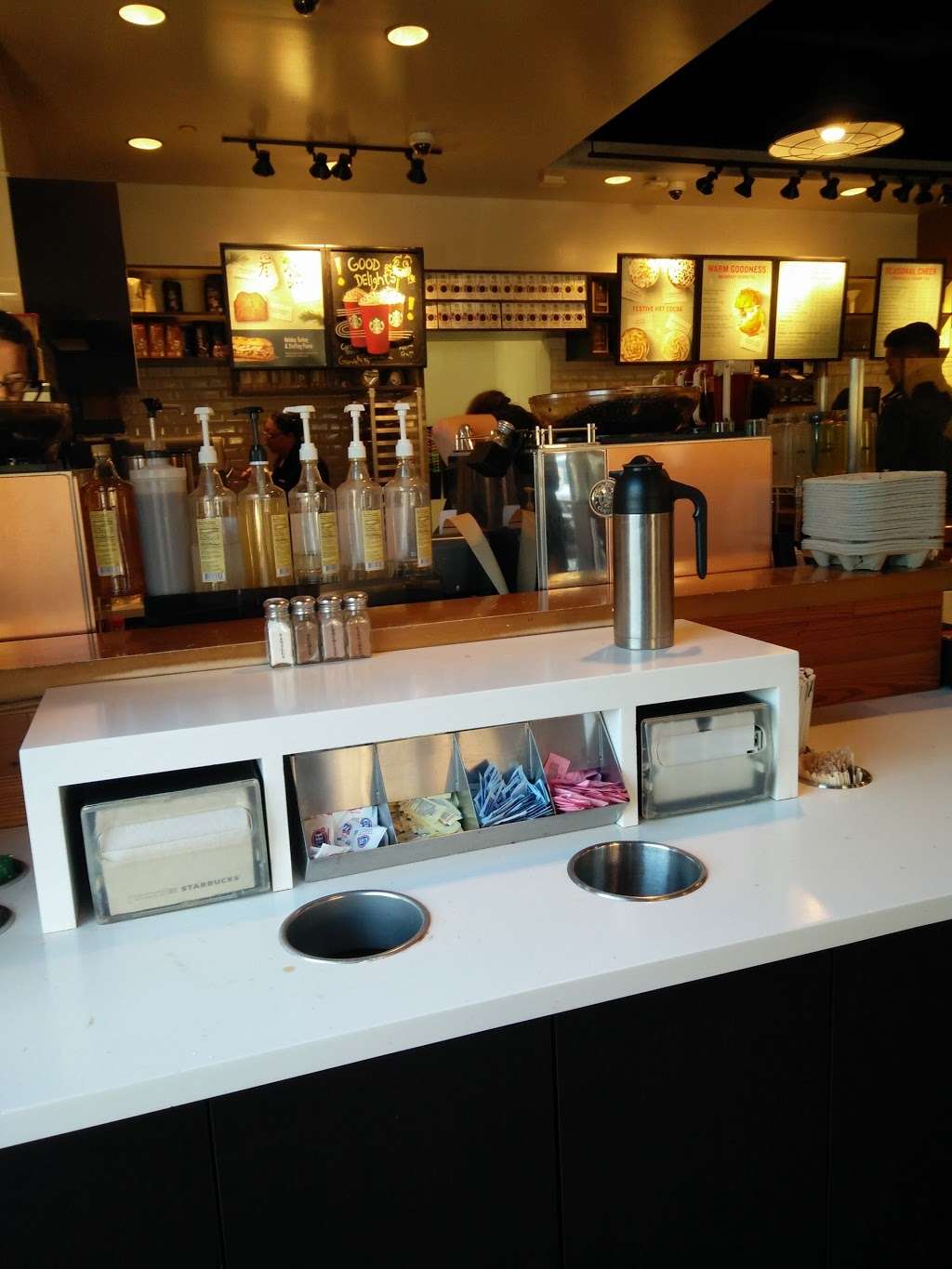 Starbucks | 2205 S Melrose Dr, Vista, CA 92081, USA | Phone: (760) 598-0648