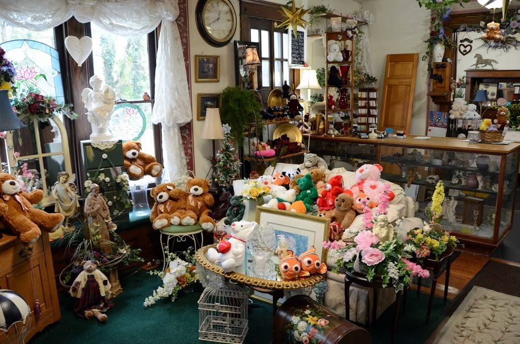 Pauls Flowers & Gifts | 5365 E Washington St, Indianapolis, IN 46219, USA | Phone: (317) 353-2166