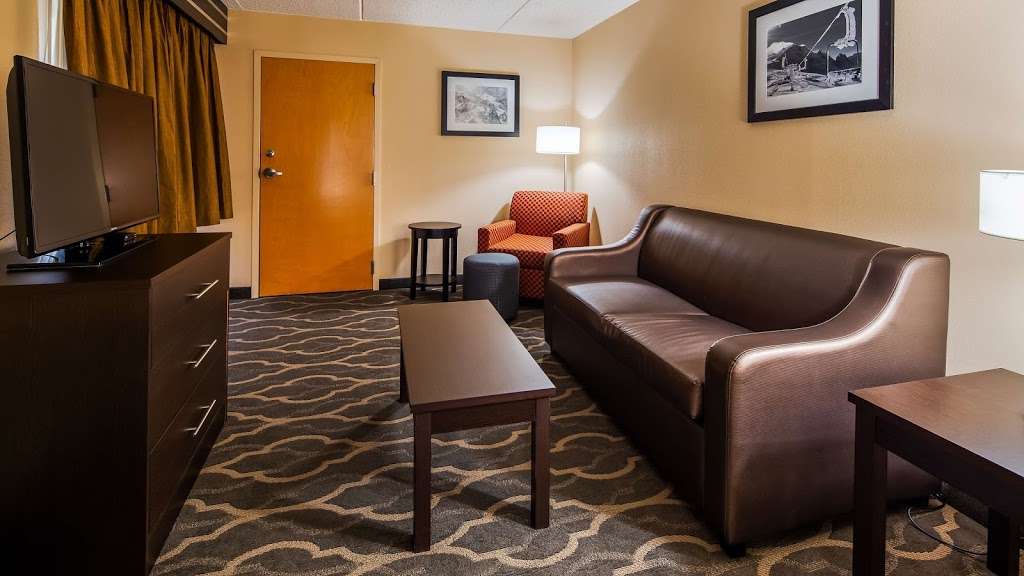 Best Western Inn at Blakeslee-Pocono | 107 Parkside Ave, Blakeslee, PA 18610, USA | Phone: (570) 646-6000