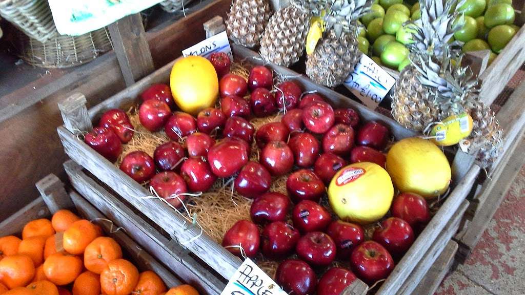 Layhams Farm Shop and Nursery | The Barn at Layhams Farm, Layhams Road, Keston BR2 6AR, UK | Phone: 01959 572777