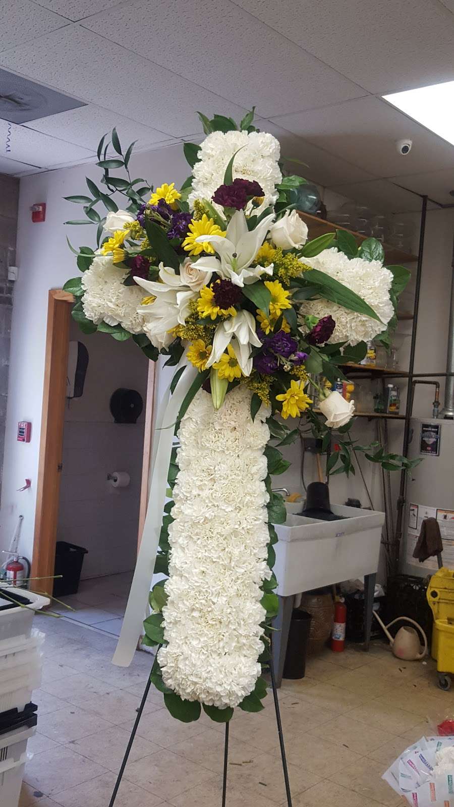 Flower Fantasy | 8321 W Lawrence Ave, Norridge, IL 60706, USA | Phone: (708) 453-1653