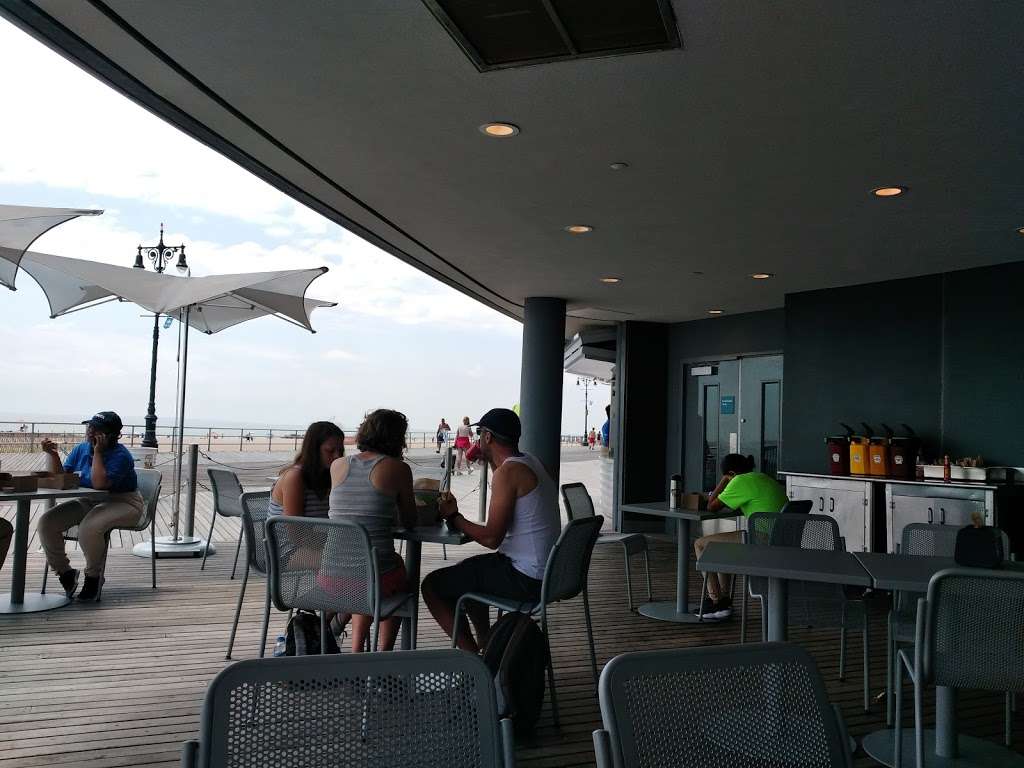 Oceanside Grill | Riegelmann Boardwalk, Brooklyn, NY 11224, USA