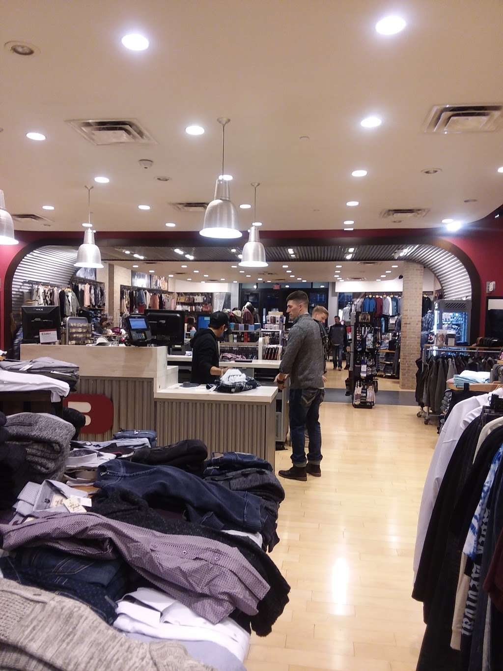 Buckle | 1837 Village West Pkwy Ste B105, Kansas City, KS 66111, USA | Phone: (913) 334-9655