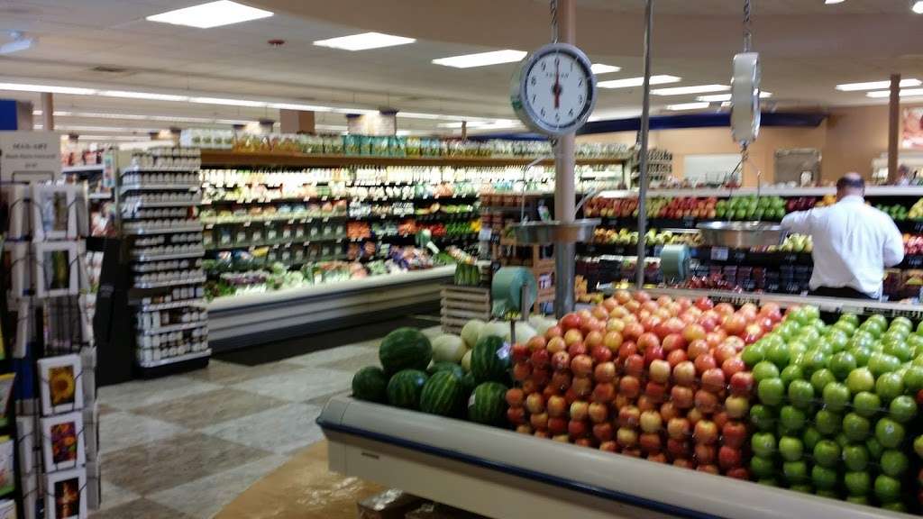 Crosby's Marketplace 62 Central St, MA 01833, USA