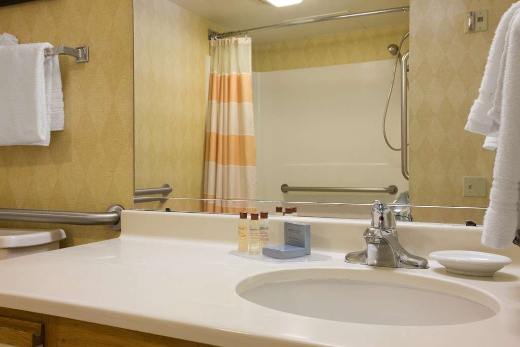 Hawthorn Suites by Wyndham Philadelphia Airport | 7890 Penrose Ave, Philadelphia, PA 19153, USA | Phone: (215) 764-3144