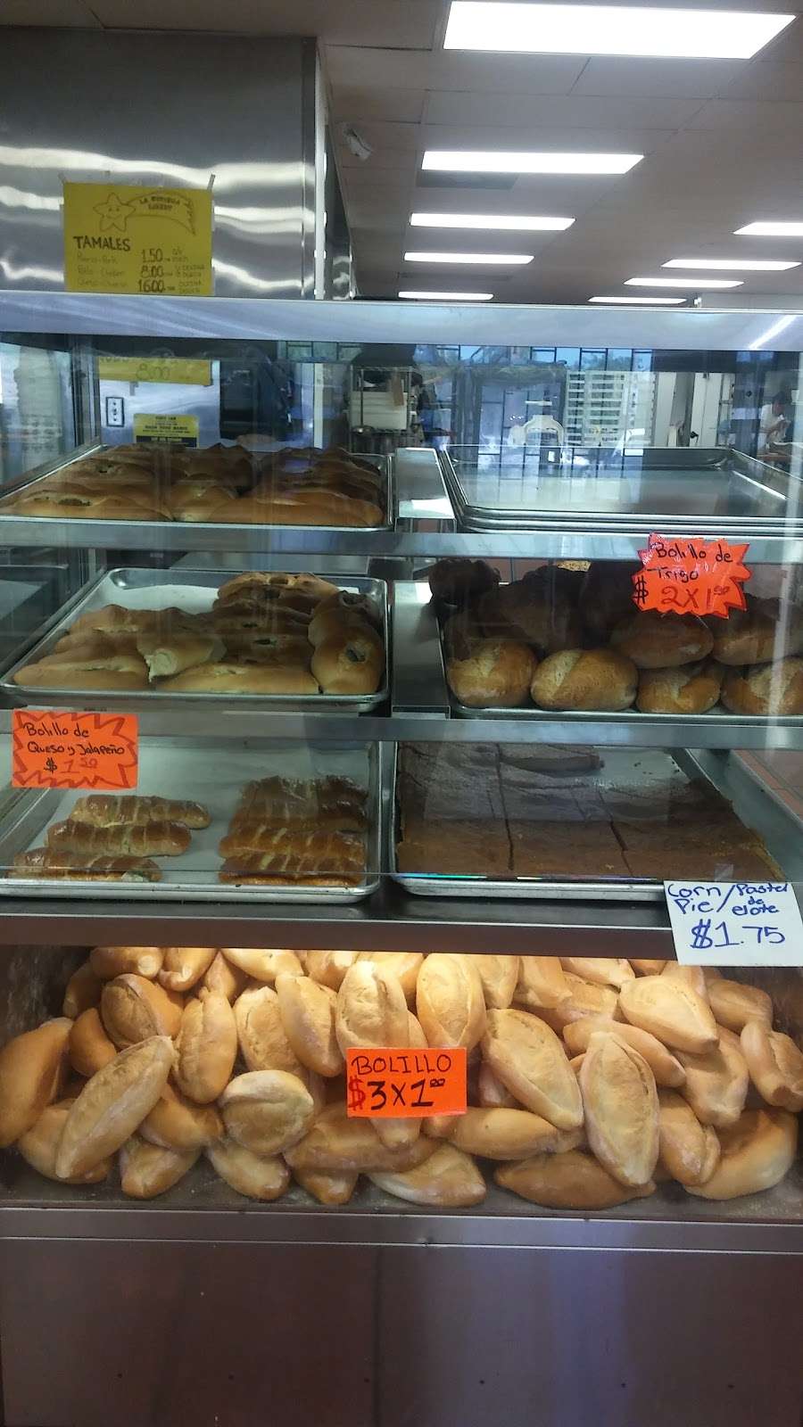 La Estrella Bakery | 510 N Mt Vernon Ave, Colton, CA 92324, USA | Phone: (909) 825-8231