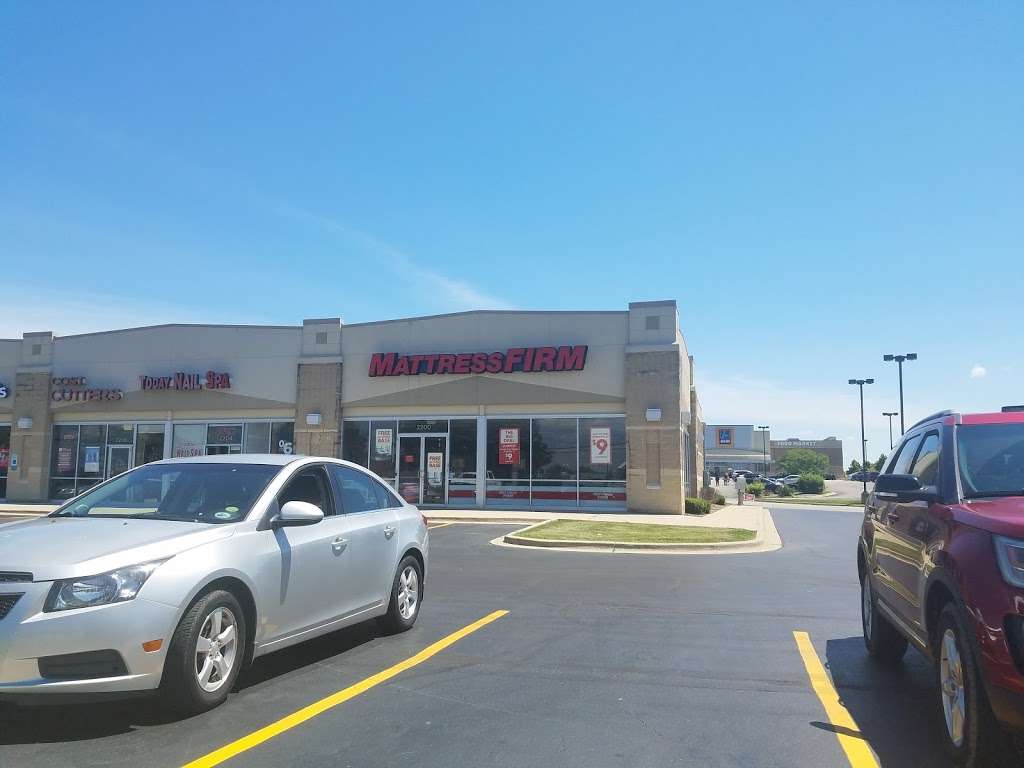 Mattress Firm McHenry | 2200 N Richmond Rd, McHenry, IL 60050, USA | Phone: (815) 578-9577