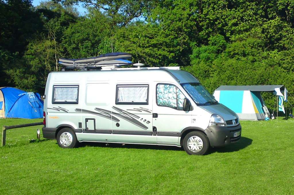 Motorholmbury Motorhome Hire Gatwick | Little Gidding, Chapel Rd, Smallfield, Horley RH6 9NW, UK | Phone: 07774 239328