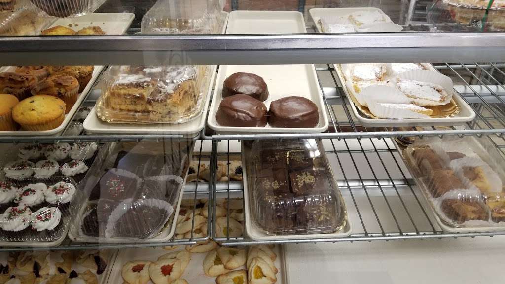 Kyjs Bakery | 23 E Brookhaven Rd, Brookhaven, PA 19015, USA | Phone: (610) 874-4355