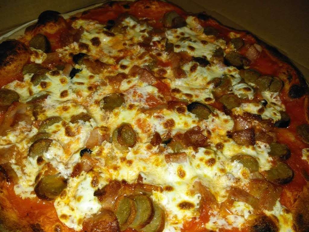 CPs Woodfired Pizza | 17 New Driftway, Scituate, MA 02066, USA | Phone: (781) 378-2743