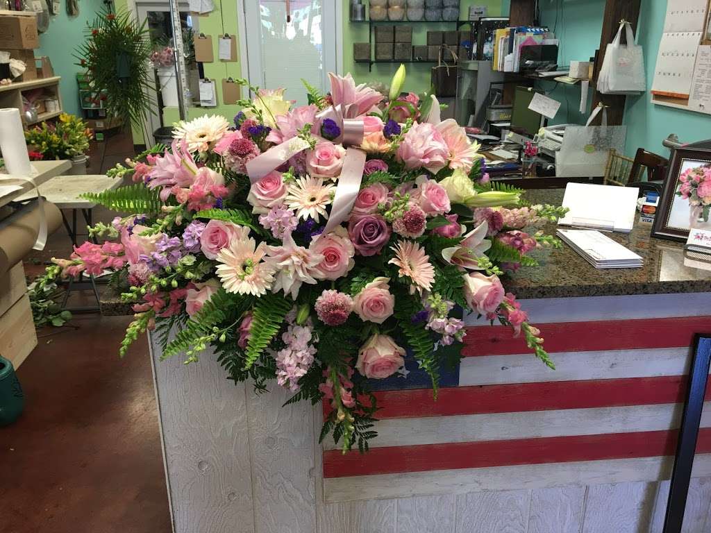 Bada Bloom Flower Shoppe | 918 N Convent St, Bourbonnais, IL 60914, USA | Phone: (815) 614-3415