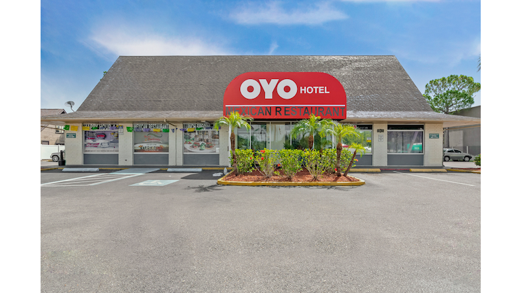 OYO Hotel Pinellas Park - St. Petersburg North US-19 | 9359 US-19, Pinellas Park, FL 33782, USA | Phone: (727) 292-1514