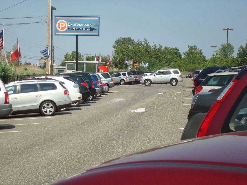 Expresspark North Lot | 1070 Tinicum Island Rd, Philadelphia, PA 19113, USA | Phone: (610) 595-0244