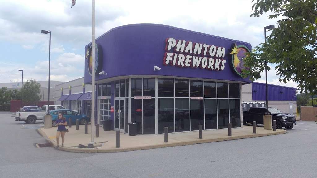 Phantom Fireworks of Shrewsbury | 616 Renaissance Dr, New Freedom, PA 17349 | Phone: (717) 235-2513