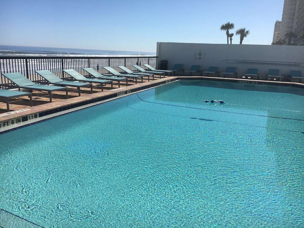 Holiday Inn Express & Suites Oceanfront Daytona Beach Shores | 3301 S Atlantic Ave, Daytona Beach Shores, FL 32118, USA | Phone: (386) 767-1711