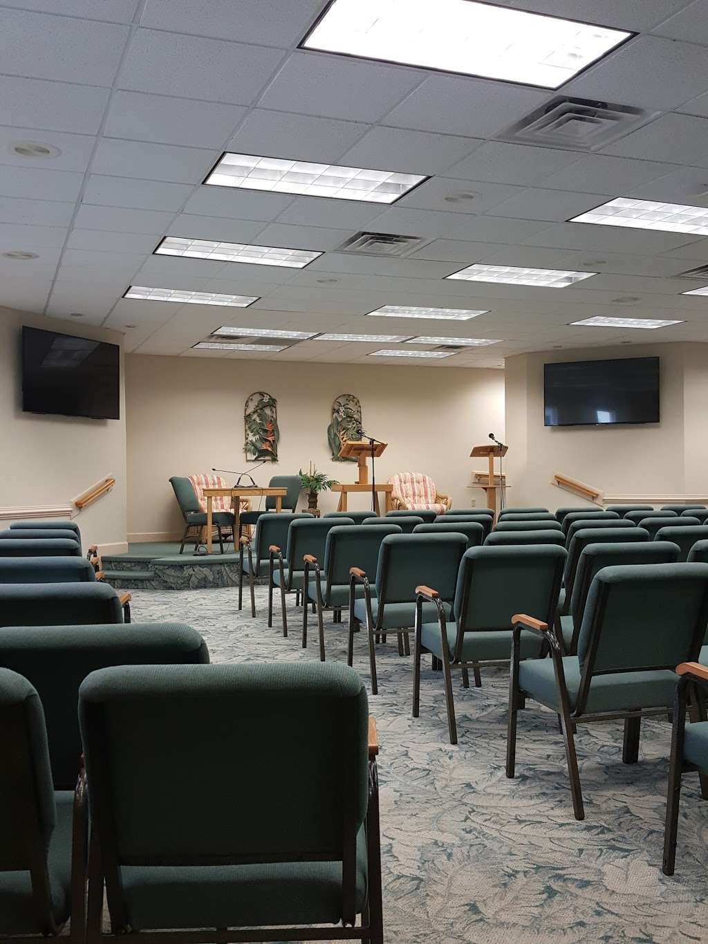 Kingdom Hall of Jehovahs Witnesses | 597 N Thompson Rd, Apopka, FL 32712 | Phone: (407) 703-7843