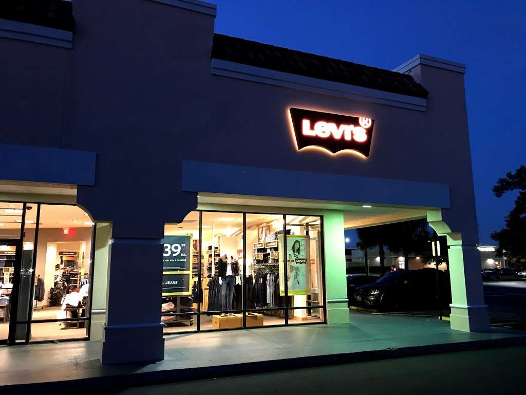 Levis Outlet Store at Outlet Marketplace | 5221 International Dr Suite D3, Orlando, FL 32819 | Phone: (407) 351-7721