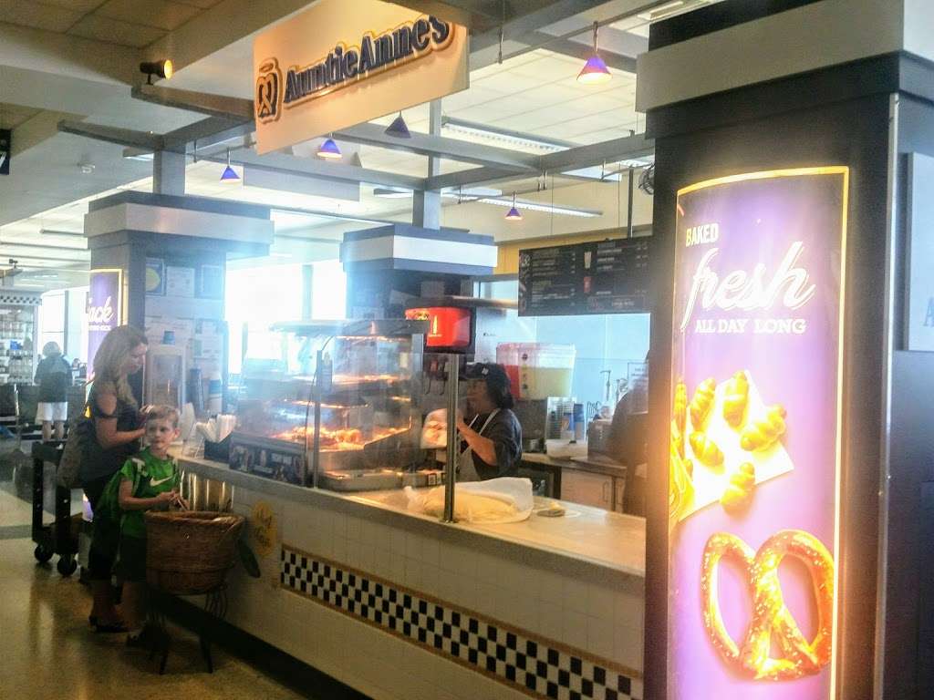 Auntie Annes | Southwest Airlines Term, 1 Airport Dr, Oakland, CA 94621, USA | Phone: (510) 563-3249