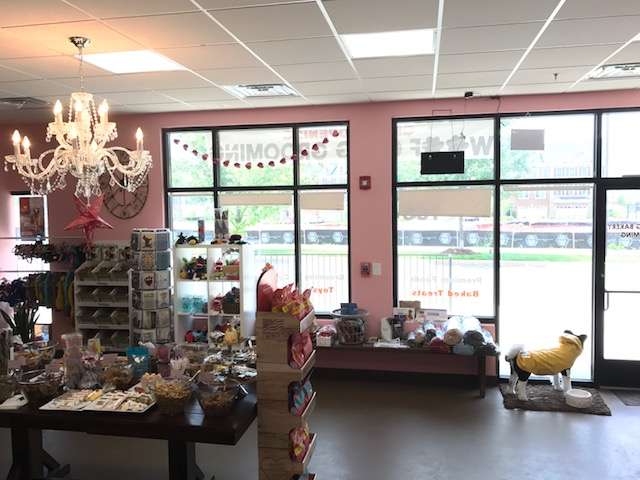 Woof Gang Bakery & Grooming Ashburn | 22556 Amendola Terrace Suite 100, Ashburn, VA 20148, USA | Phone: (703) 729-4900