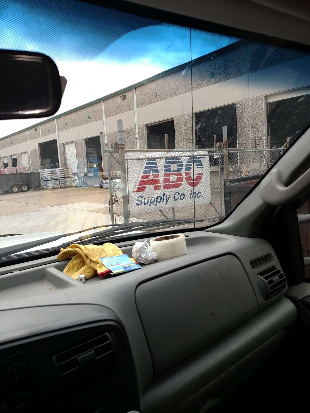 ABC Supply Co., Inc., 3543 W 12th St, Houston, TX 77008, USA